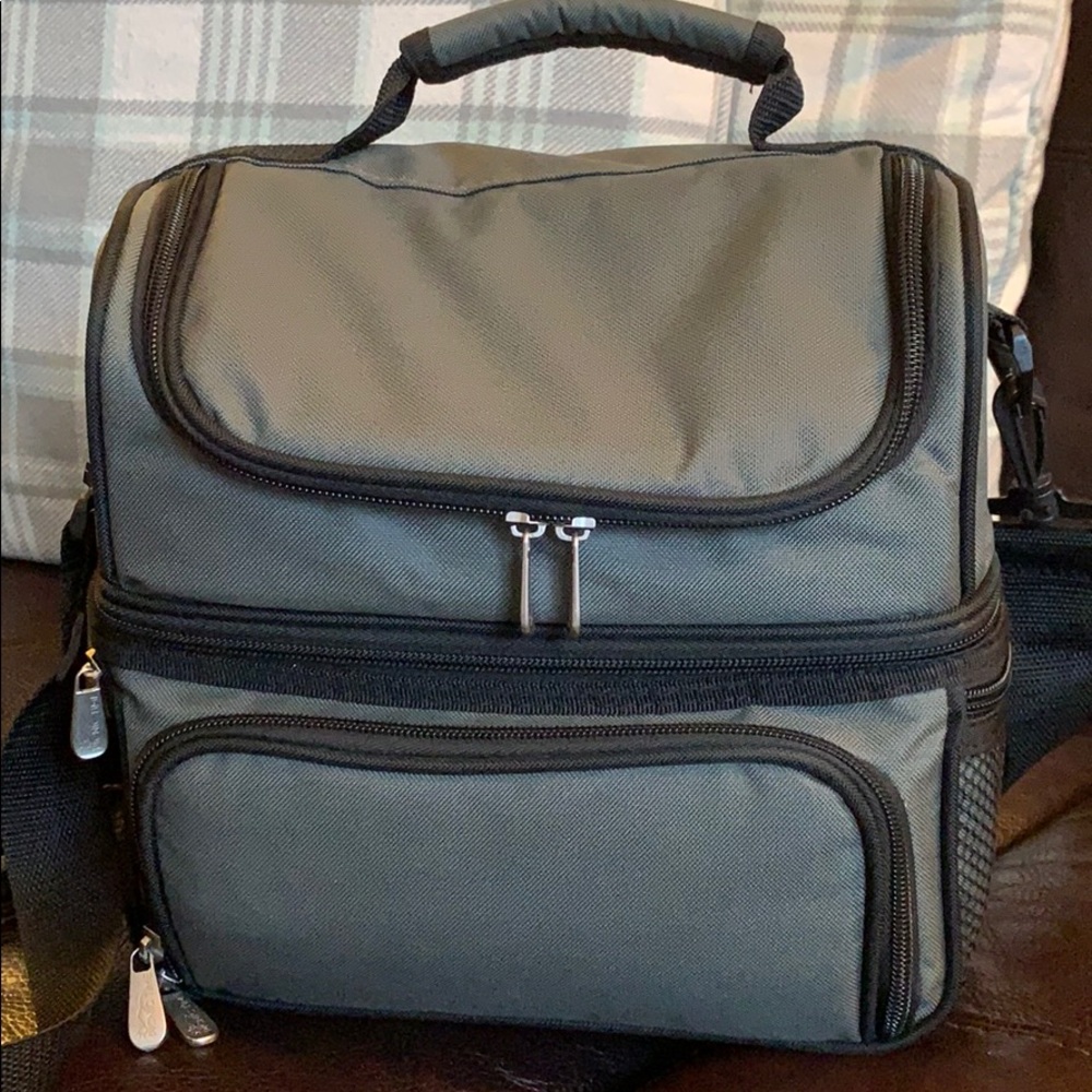 Picnic Time Personal Cooler- like new!